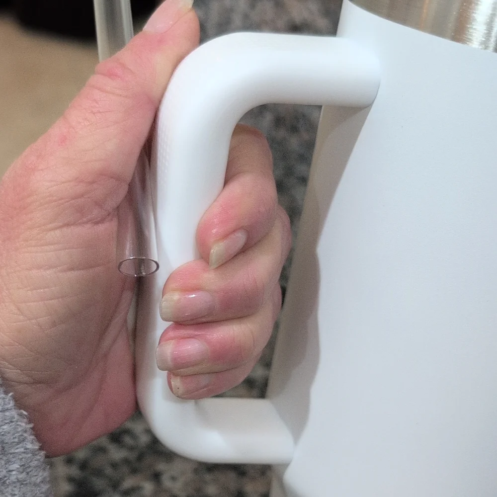 White Tumbler with Handle and Lid - Picture 4 of 4